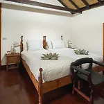 El Caseron De *